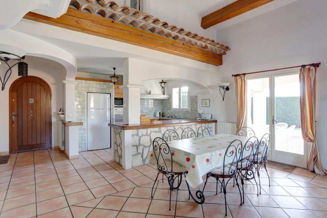 villa de charme, 8 pers, climatisée, piscine chauffée, calme garanti Roquebrune-sur Argens Esterno foto