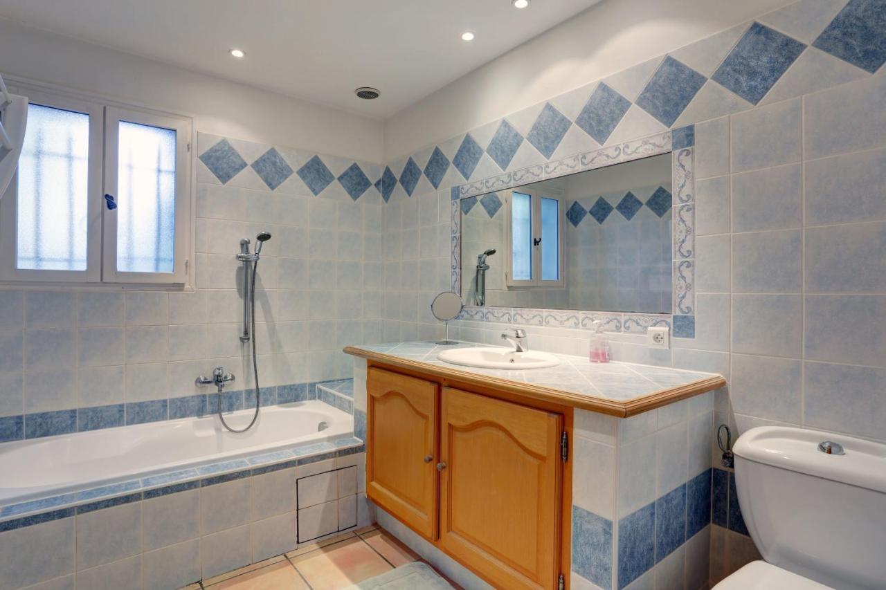 villa de charme, 8 pers, climatisée, piscine chauffée, calme garanti Roquebrune-sur Argens Esterno foto