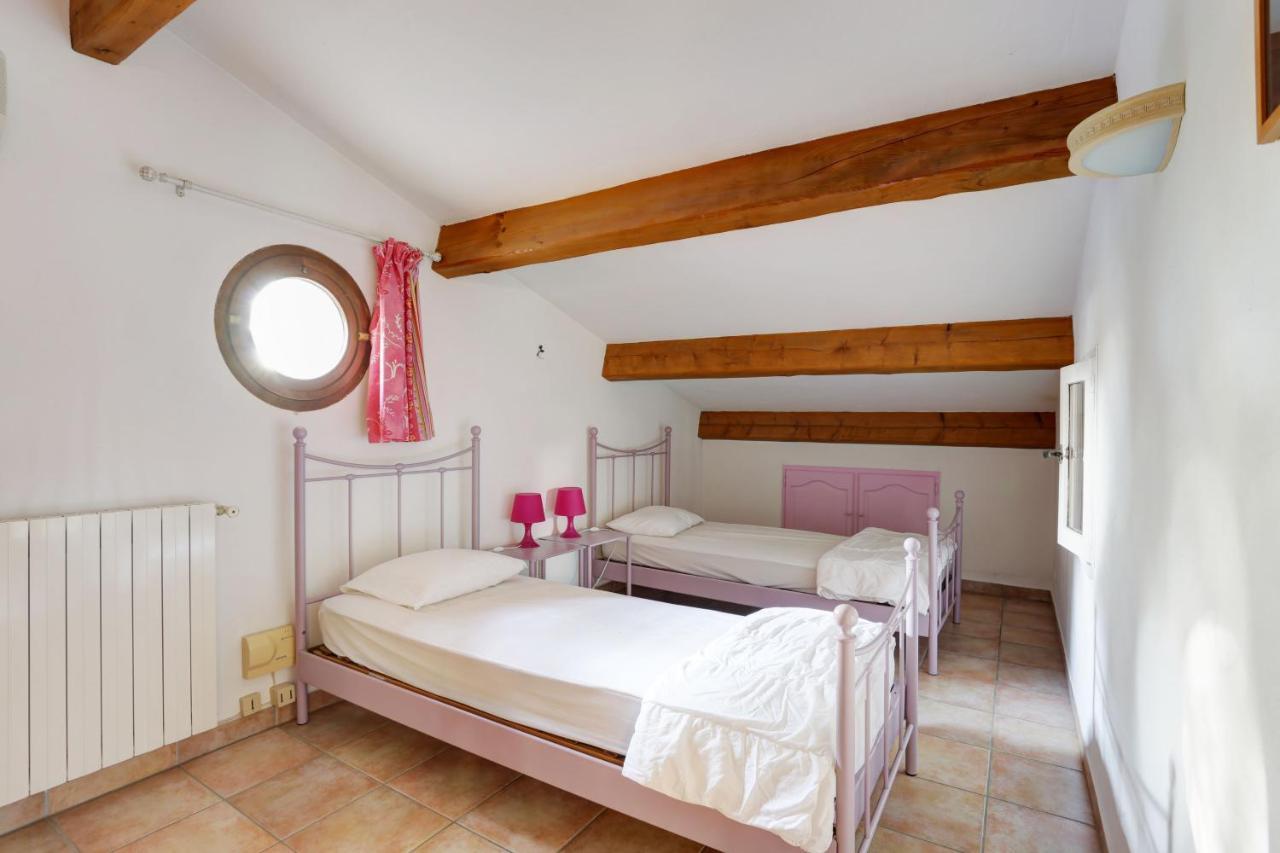 villa de charme, 8 pers, climatisée, piscine chauffée, calme garanti Roquebrune-sur Argens Esterno foto